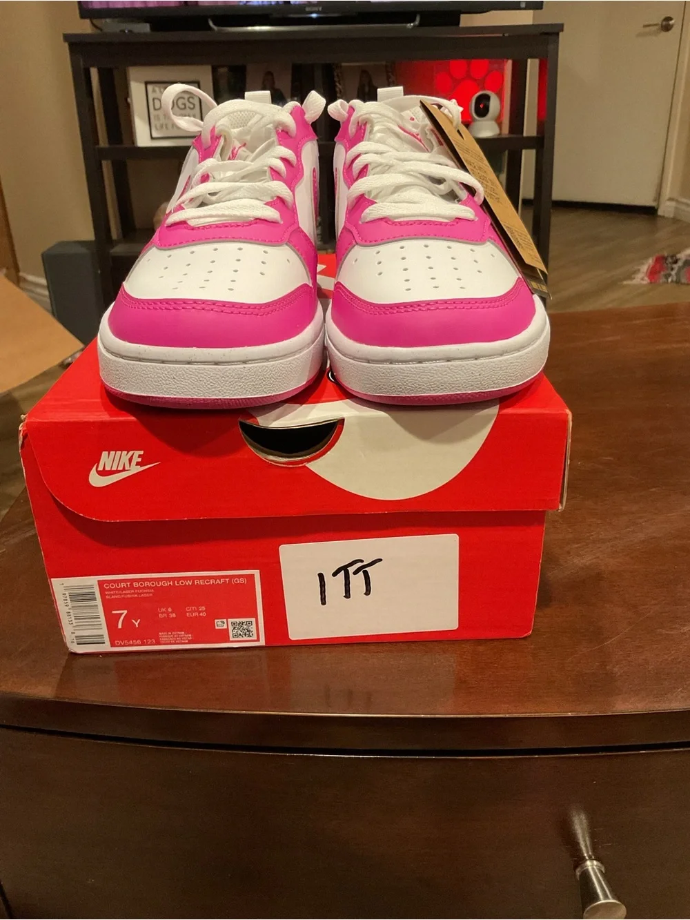 Nike Kids Low-Top Sneakers in White and Bright Pink